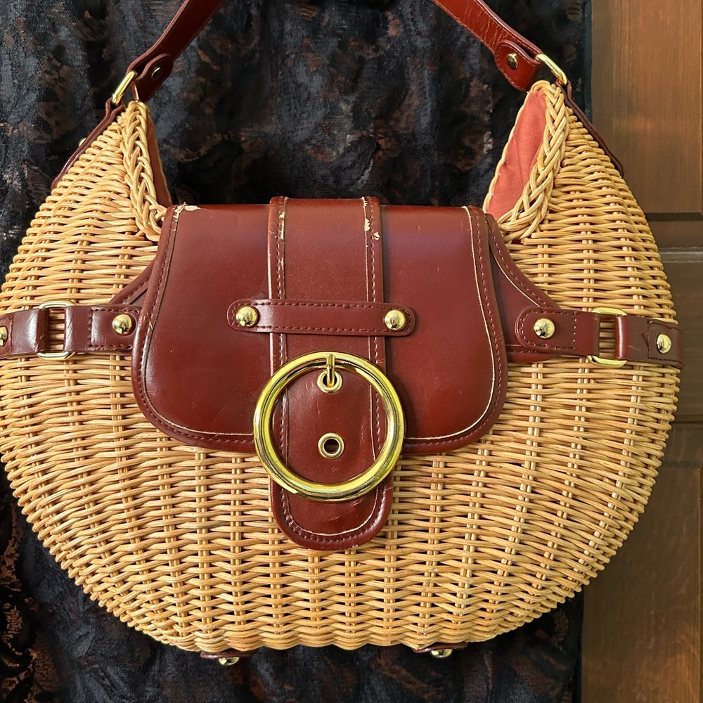 VTG pleather and wicker handbag, snap button closure. By Sun n Sand. Very cute! - Picture 2 of 16